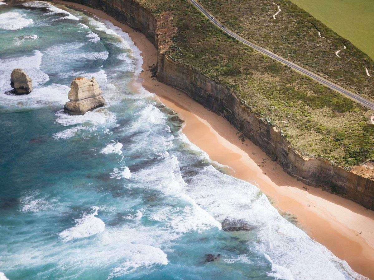 Helicopter Ride from Melbourne to Great Ocean Road