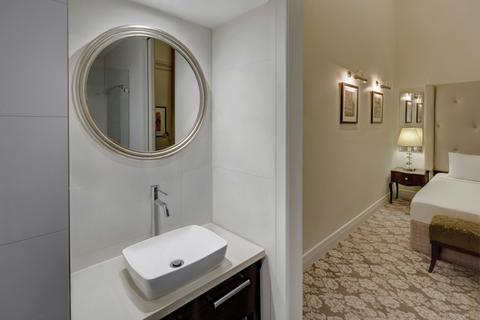 Bathroom - Heritage Room