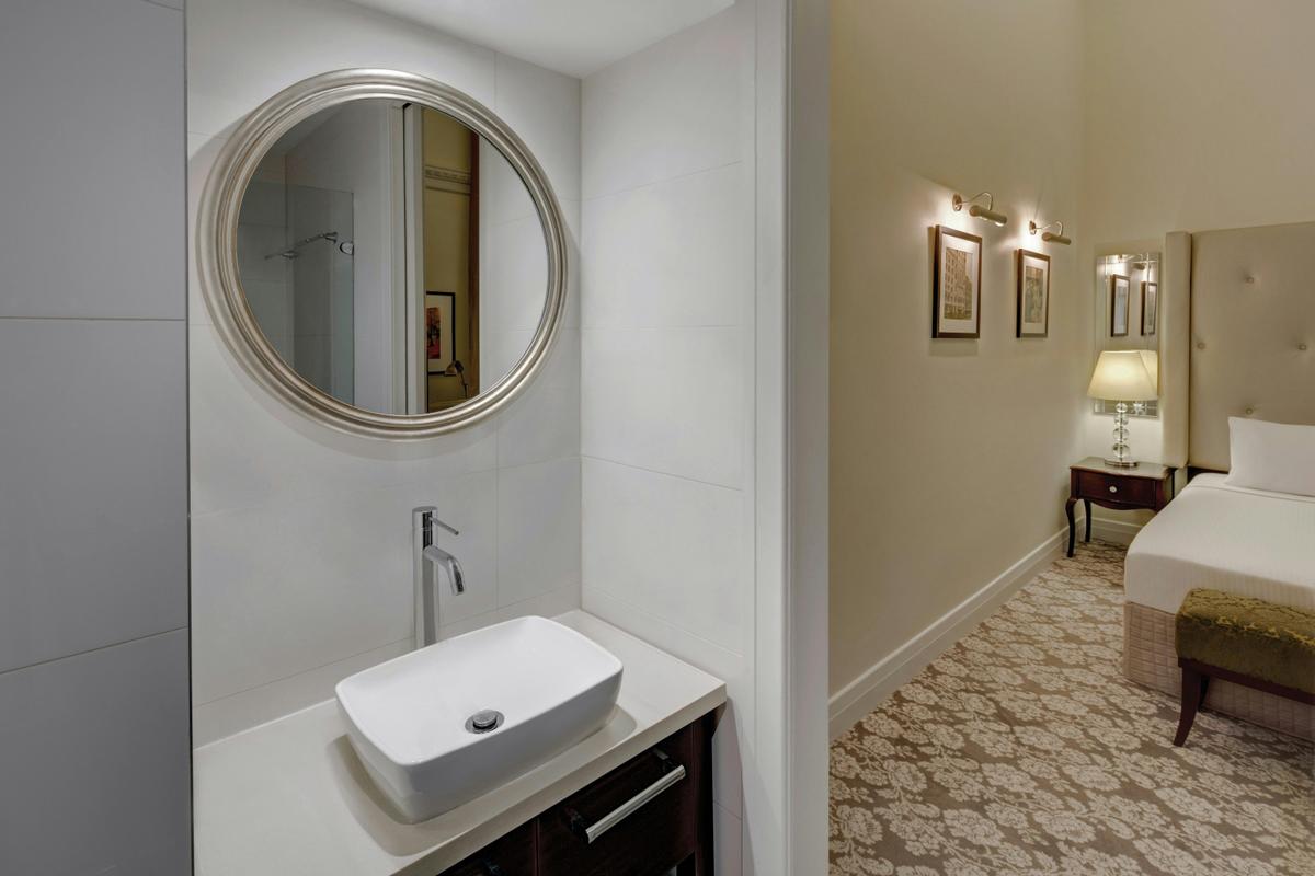 Bathroom - Heritage Room