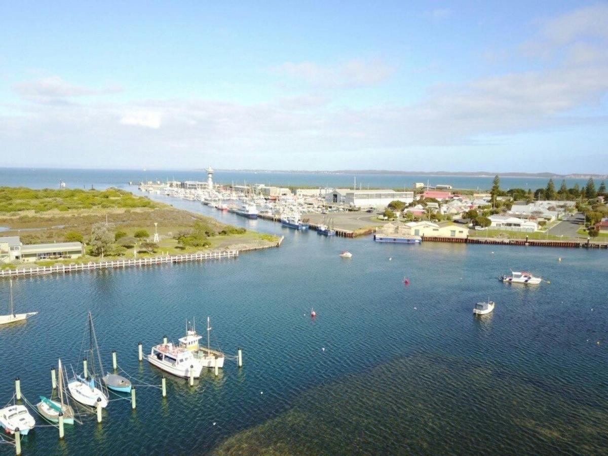 Queenscliff harbour