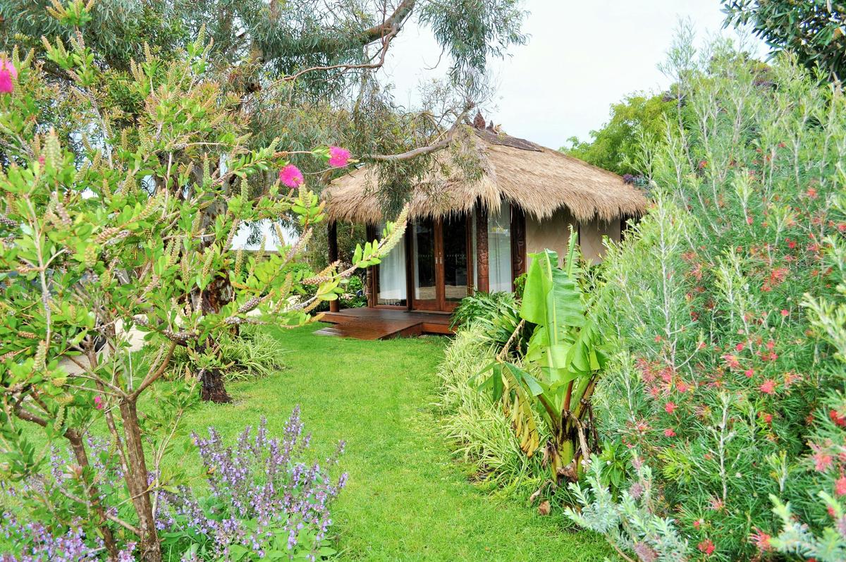 Massage and facial studio, at  1 Surf Ave Skenes Creek , Great Ocean Road, Seahorse Retreat  BNB