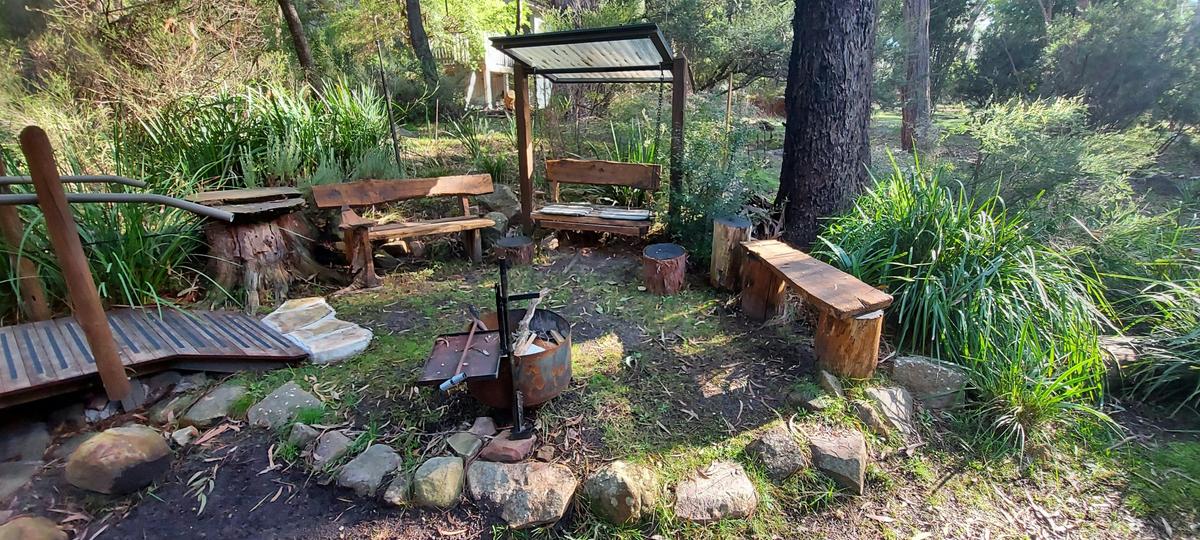 Fire pit area (Fires are subject to cfa regulations)