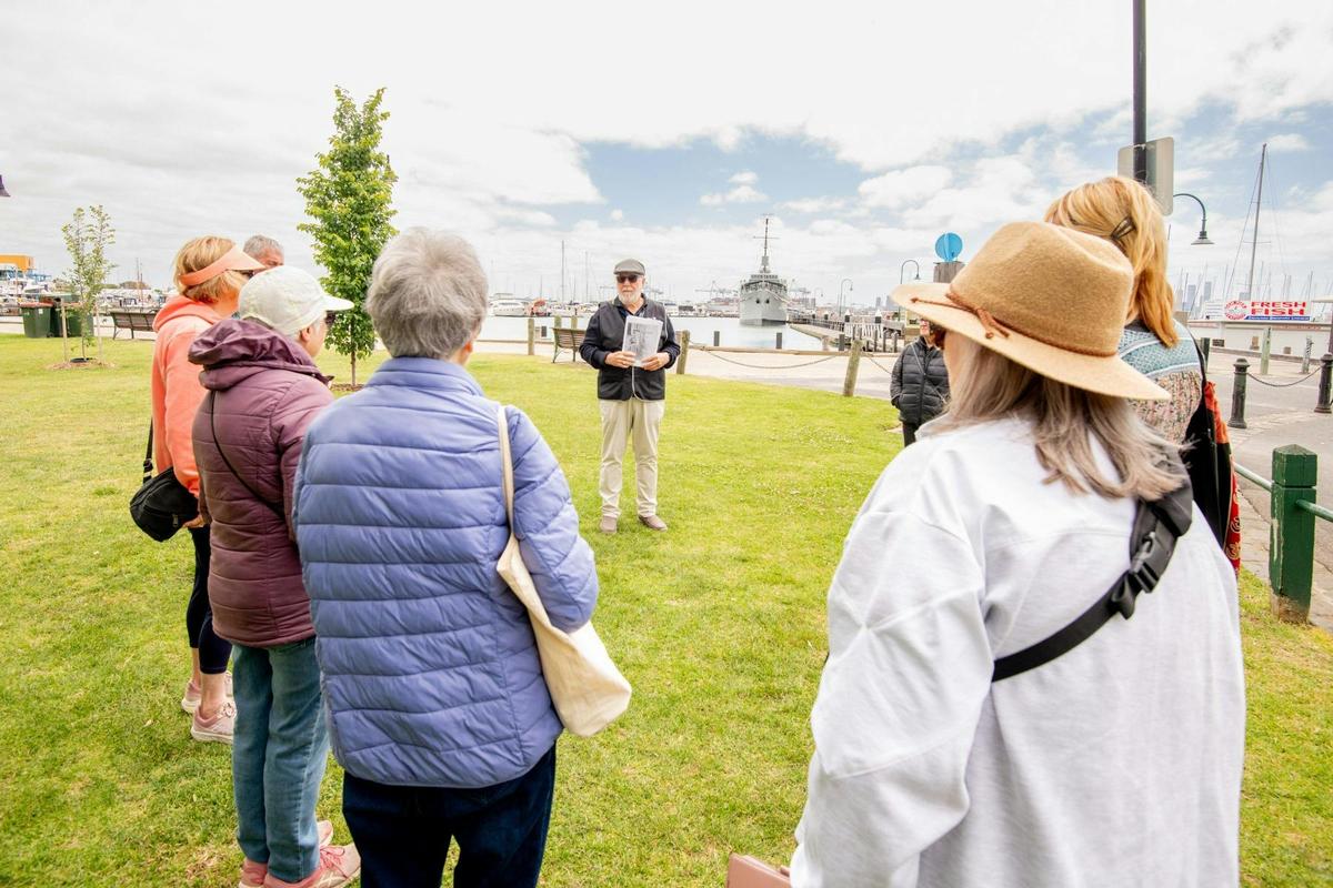 Williamstown walking tour guide at Commonwealth Reserve