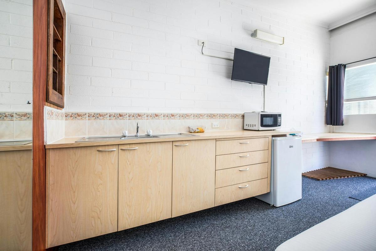 Apartment Kitchenette