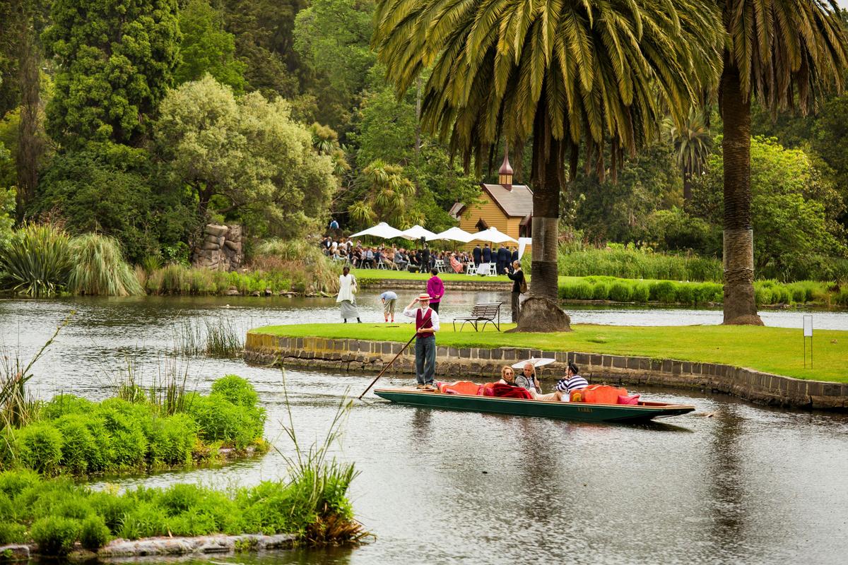 Punting on the Lake
