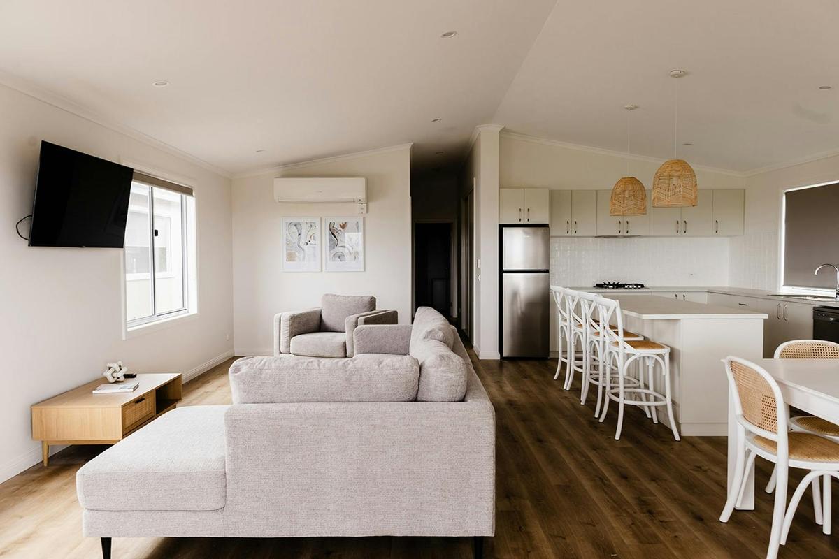 Southcombe Caravan Park Deluxe Villas