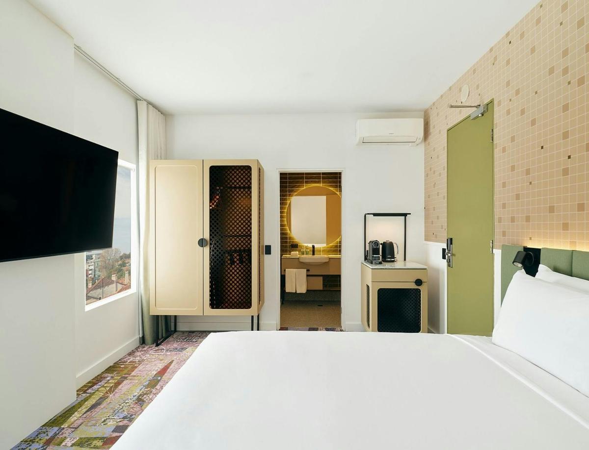 Standard King Room