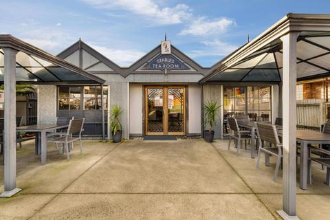 Stables Cafe at Hotel Canberra