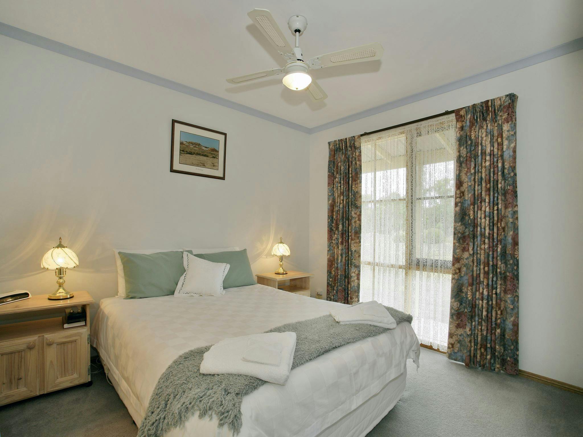 Studio Apartments with Queen bed and separate twin room