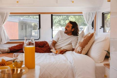 Poolside Vintage Glampers | Tasman Holiday Parks - Bendigo