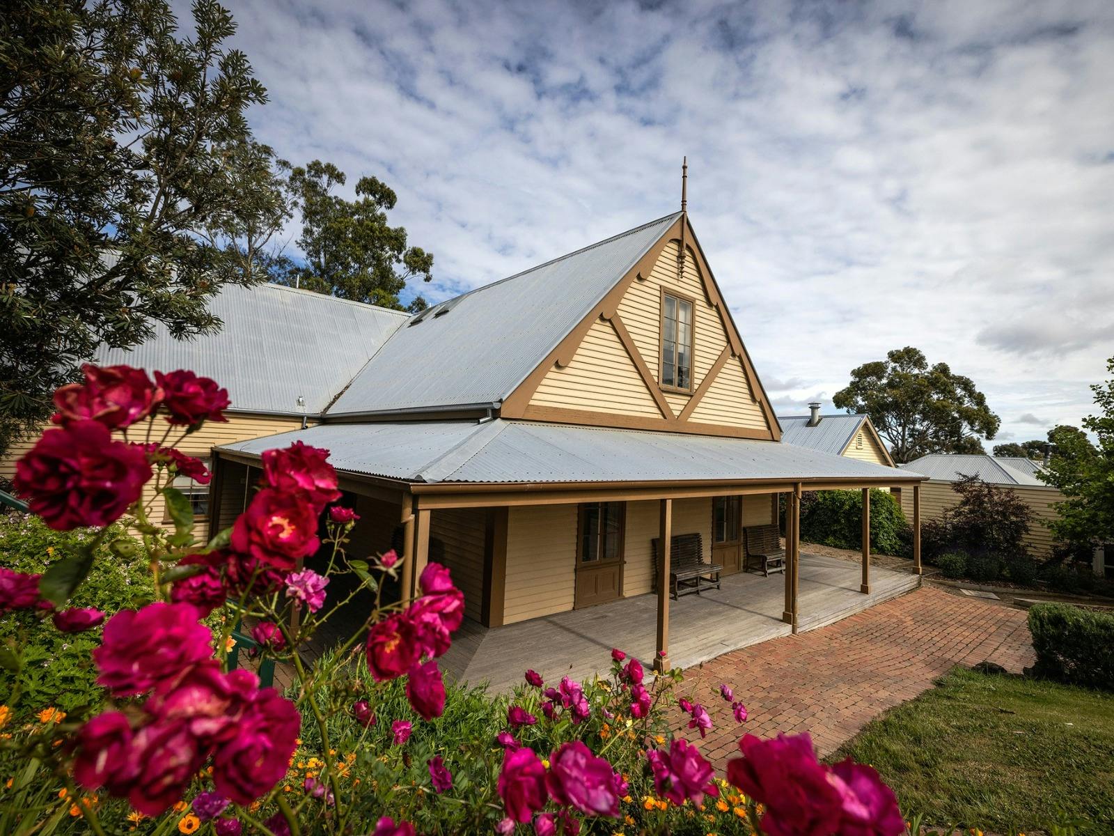 Sovereign Hill Hotel exterior