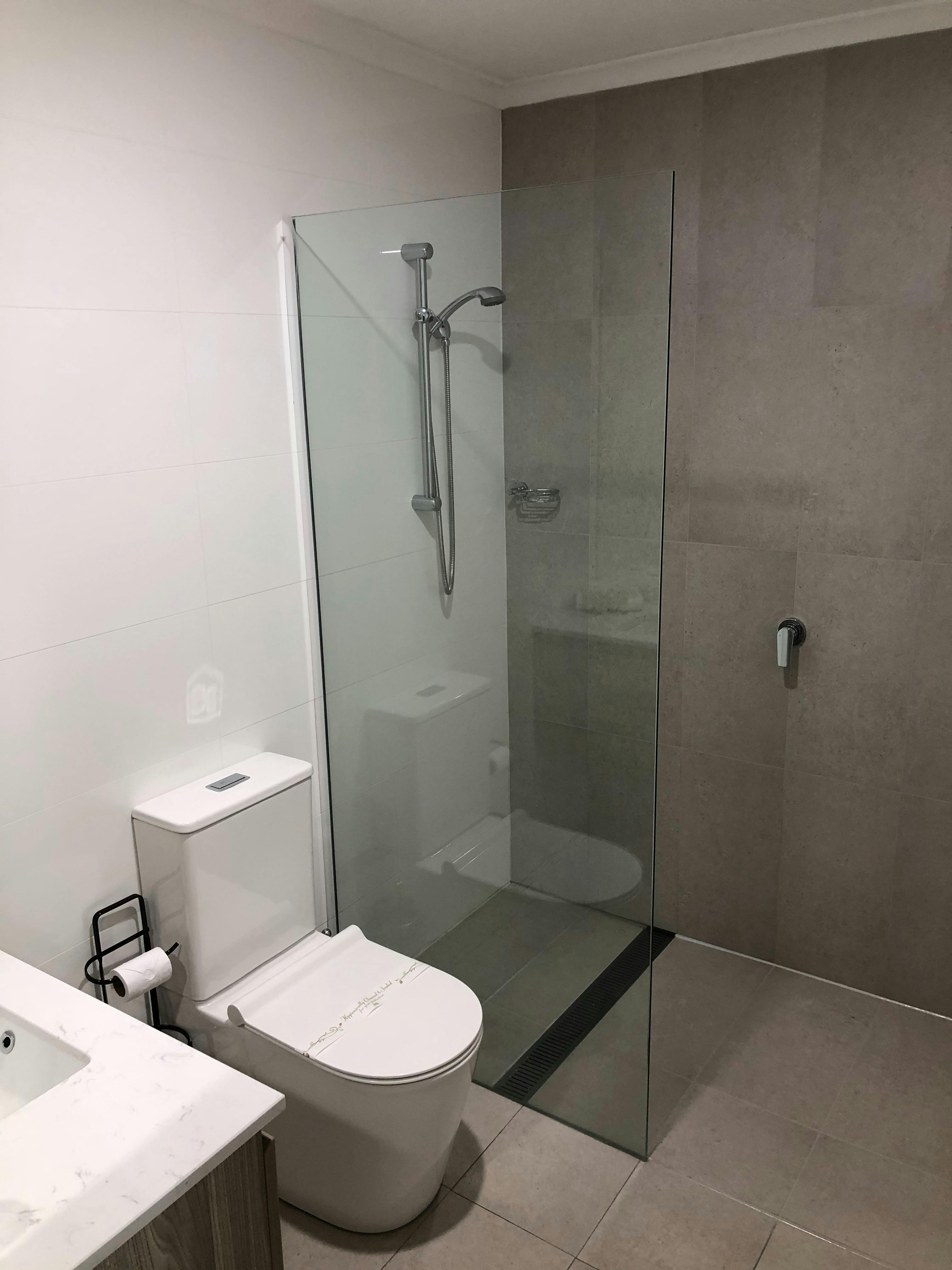 Queen Suite Bathroom