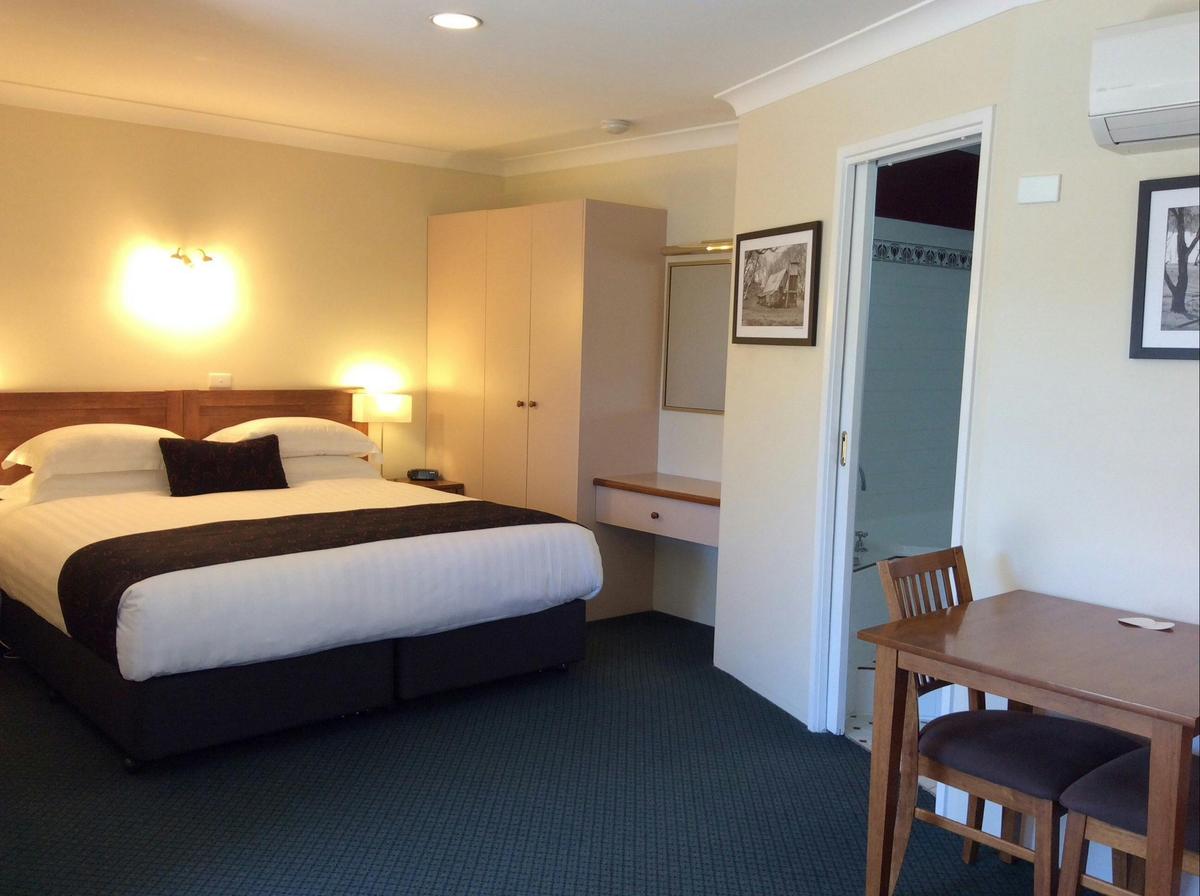 King Spa Room