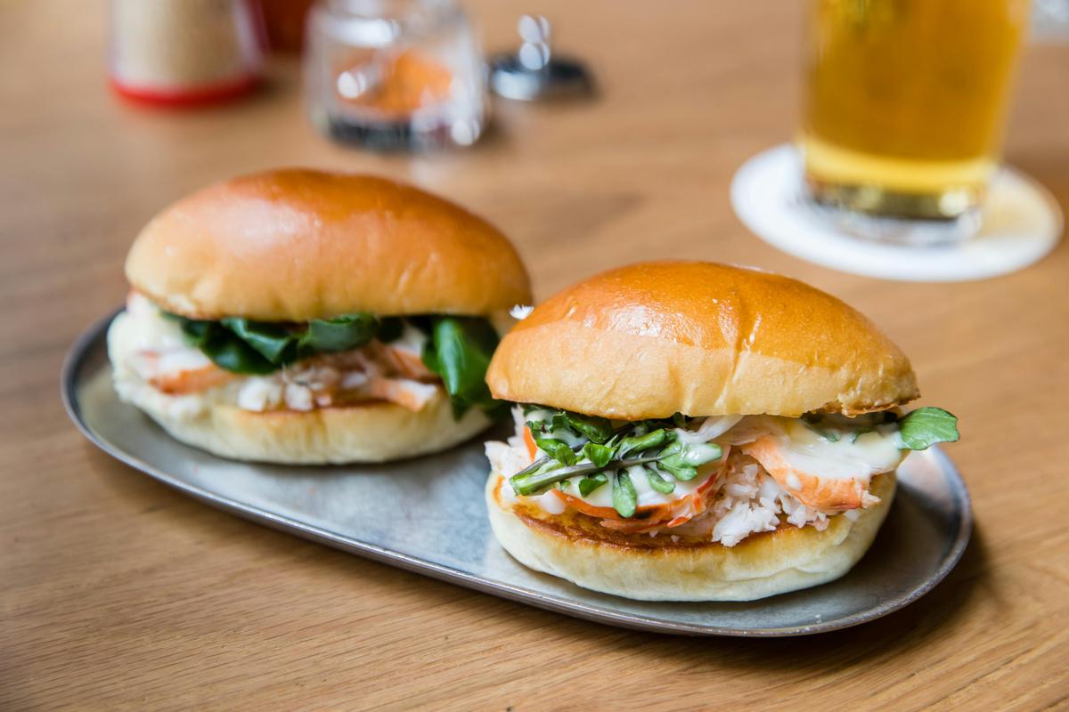 Lobster roll