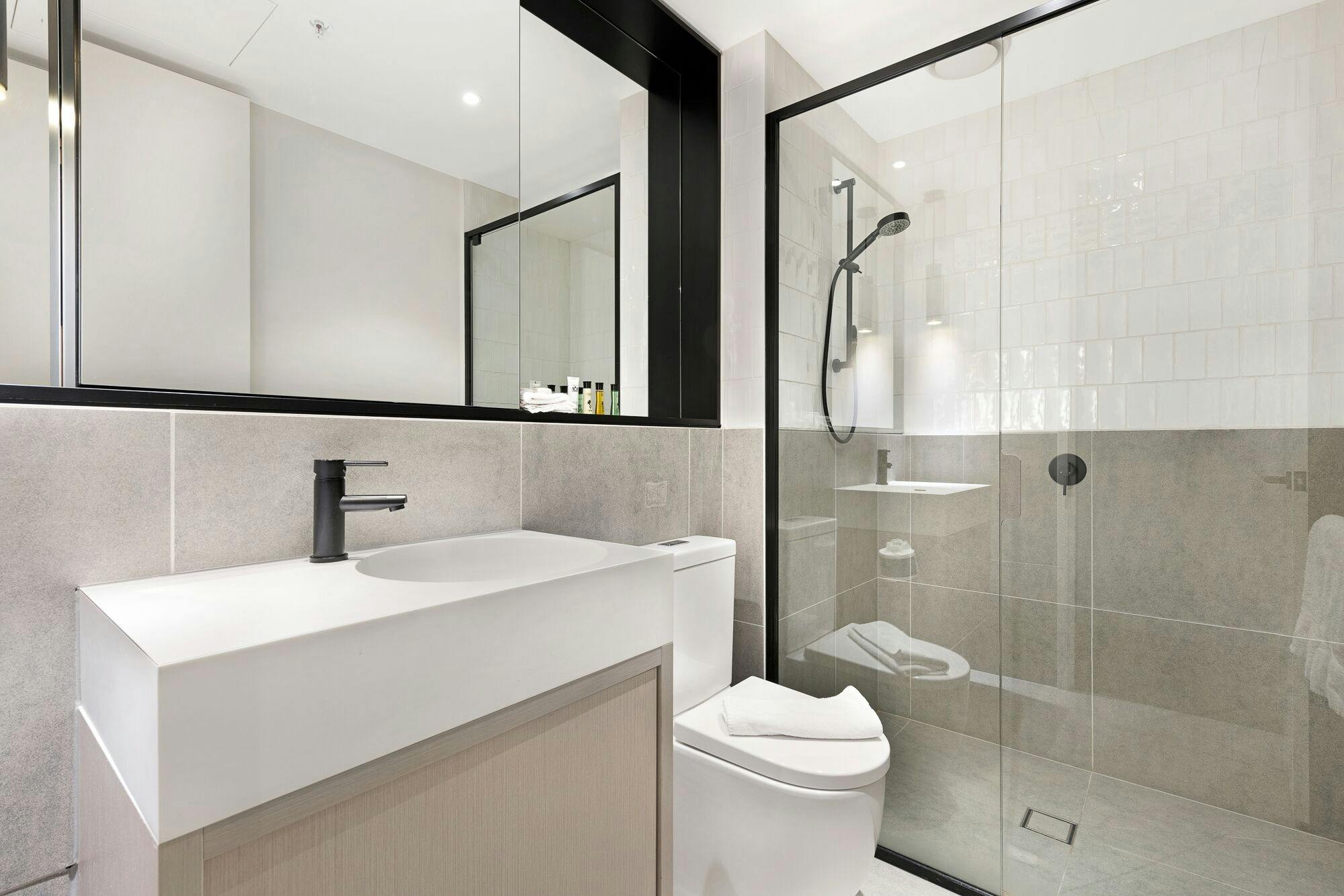 1 Bedroom Apartment - Bathroom