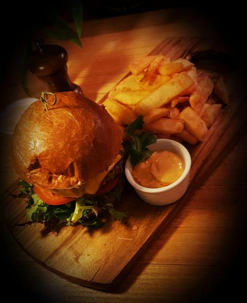 The Corner Hotel Alexandra