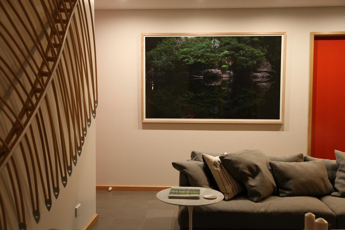 The lounge - custom artworks, sumptuos finishes