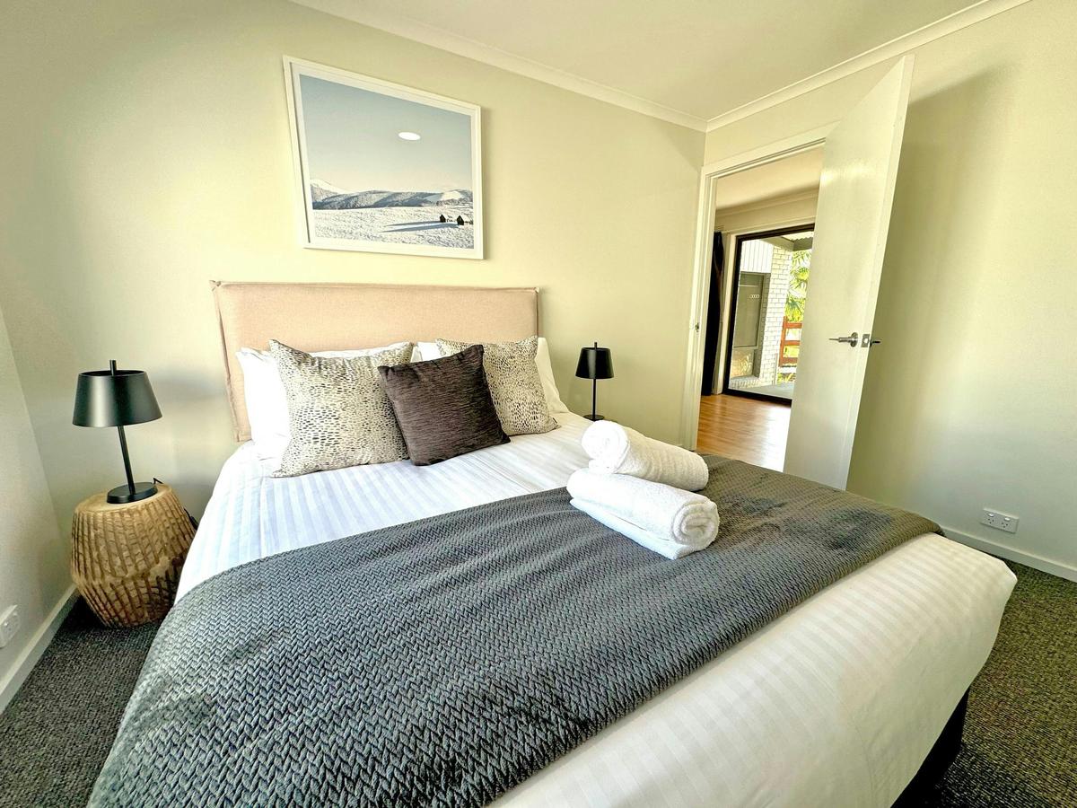 Alpine Crest Holiday House (4BR) | Tasman Holiday Parks - South Bright