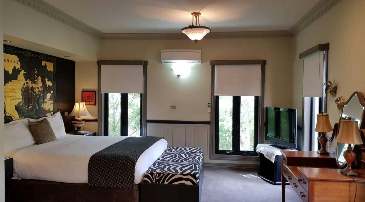 Sir Chester Manifold Suite - Penthouse - Bedroom 1.
