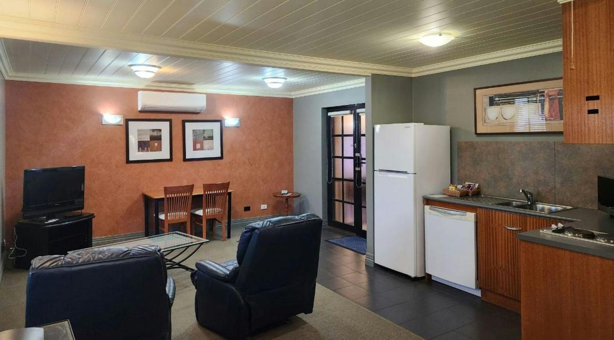 Scott St Mews Terrace Studio - Kitchen/Living area.