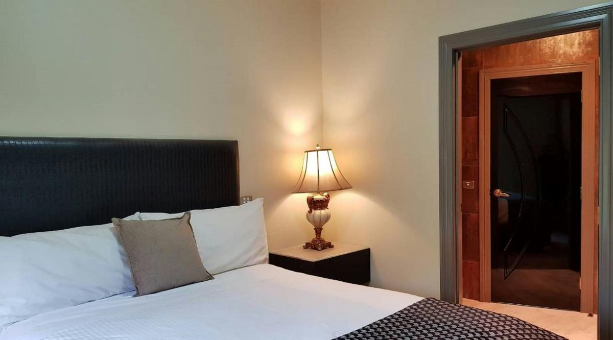 Sir Chester Manifold Suite - Penthouse - Bedroom 2.