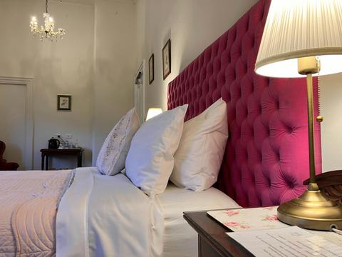 Sister Roses Room bed.