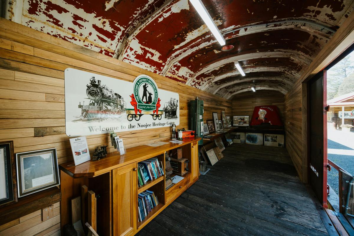 Display indie the 1960 Louvre Carriage