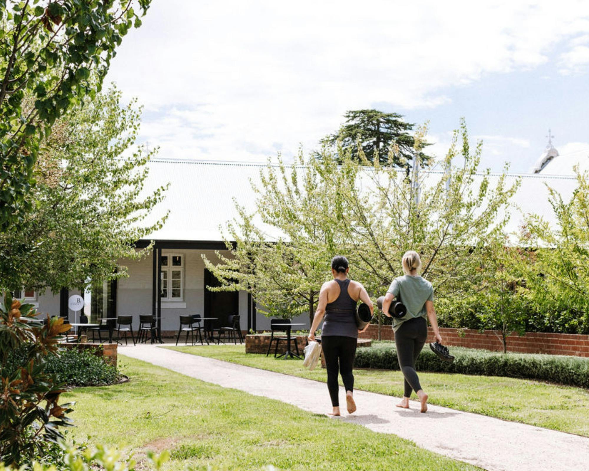 BENEV LADIES WALKING