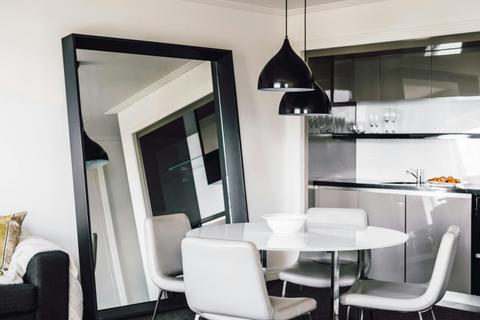 Junior King Suite with Spa & Private Office & Kitchenette