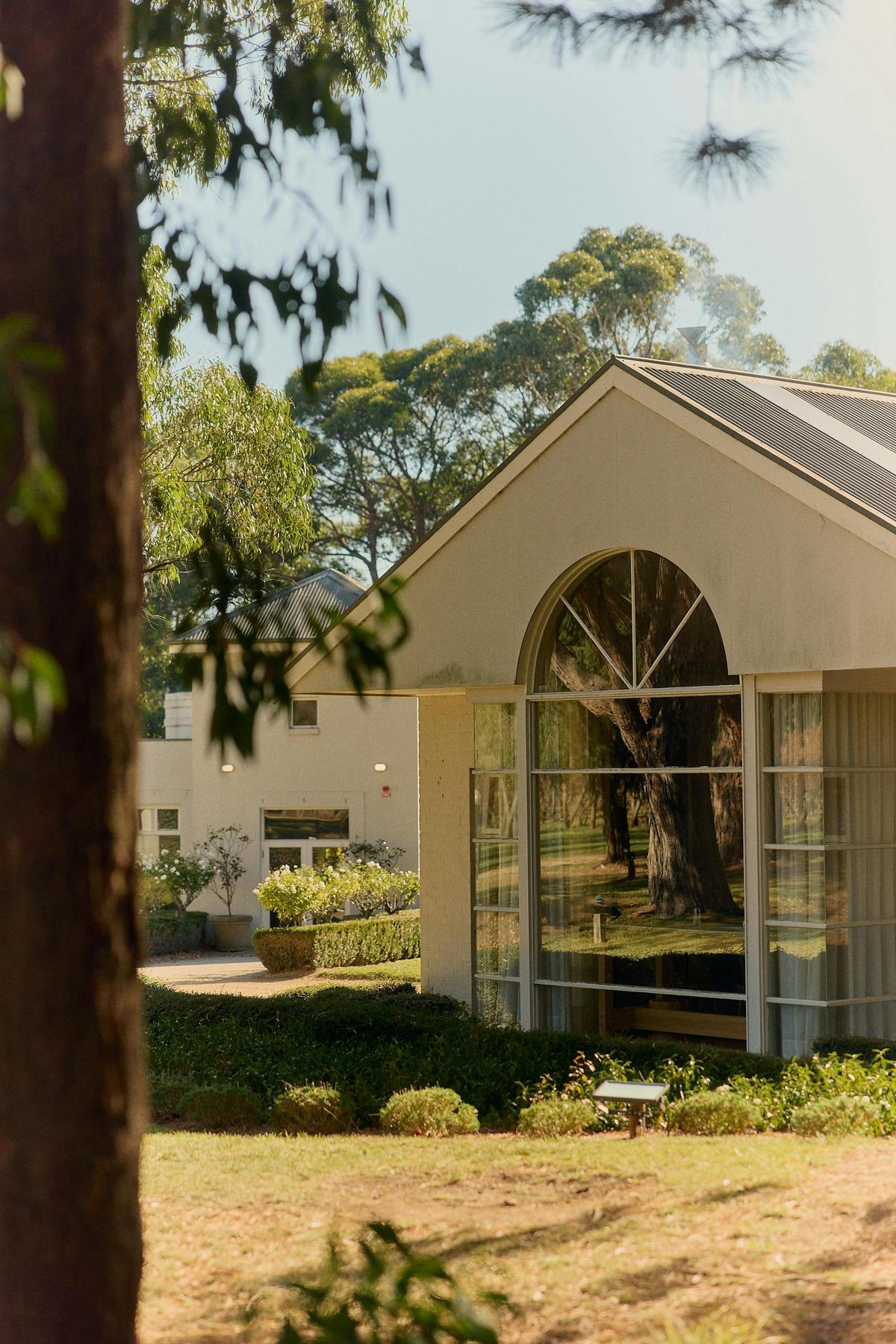 The Dining Room Red Hill Outside