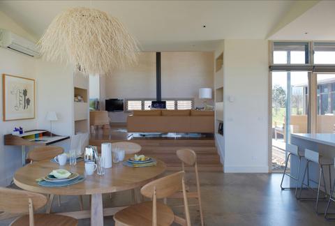 Open plan living - light and airy