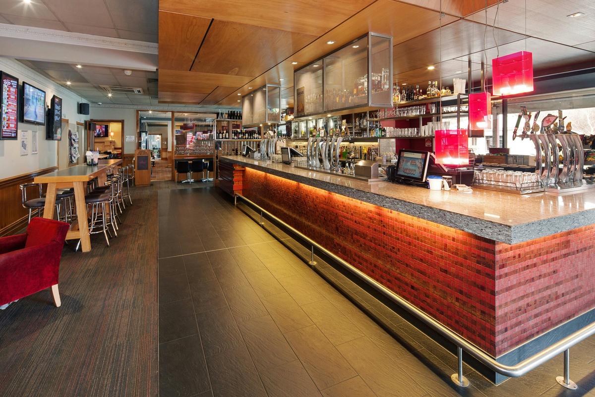 Red Lion Bar