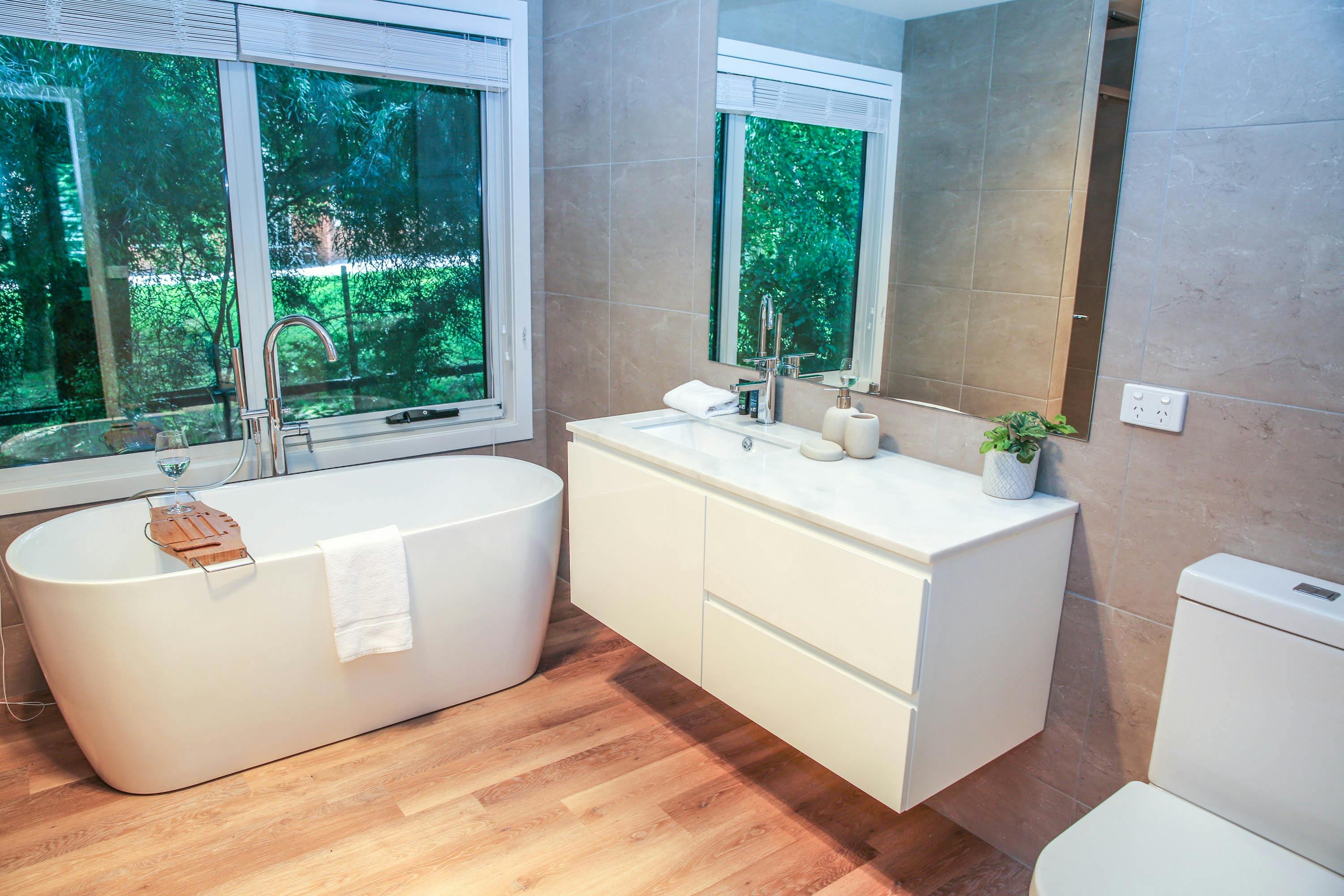 THE POACHED PEAR MASTER BATHROOM