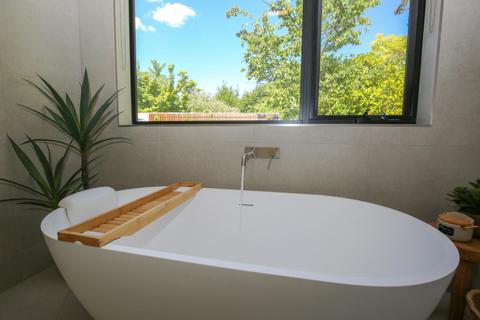 Bathtub at Olive Retreat