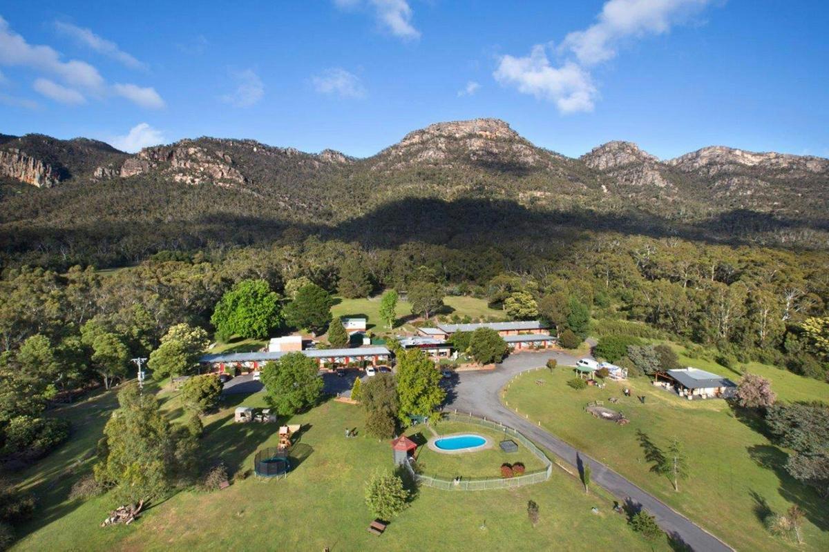 he Grampians Motel and The Views Restaurant