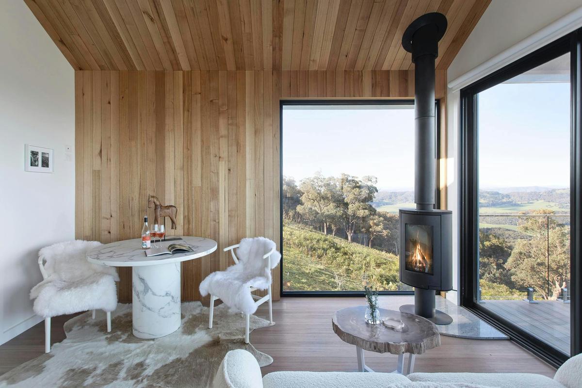 Mt Belleve - Large glazing and stunning views