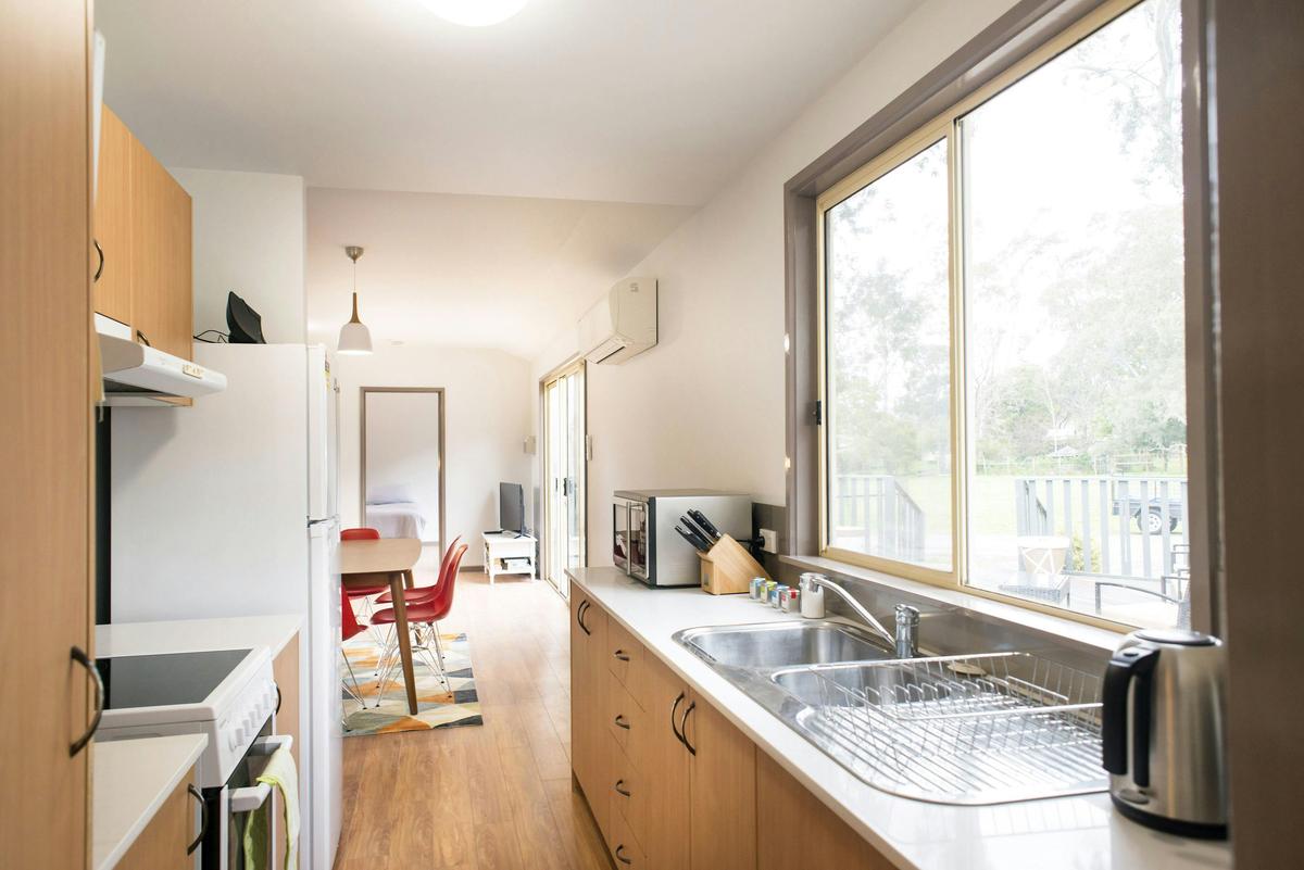 The fully equipped kitchen
