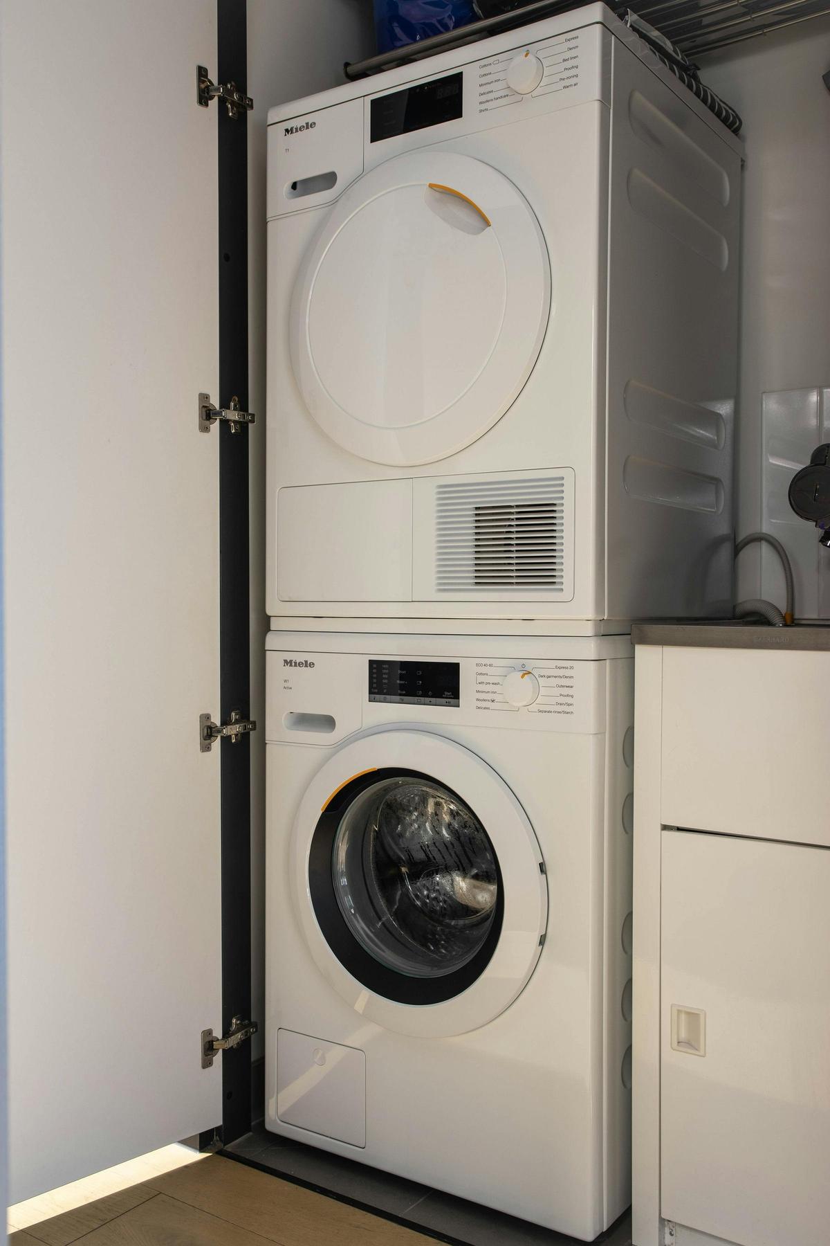Launyorkshirecollingwood@gmail.comdry