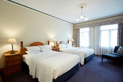 Deluxe Twin Queen Room