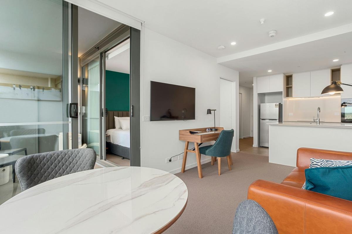 Fully furnished 1 bedroom apartment with private balcony