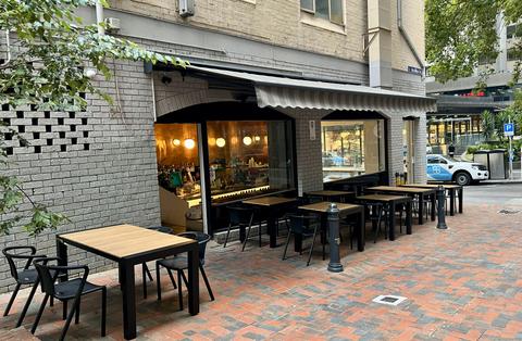 Tomo's Little Collins