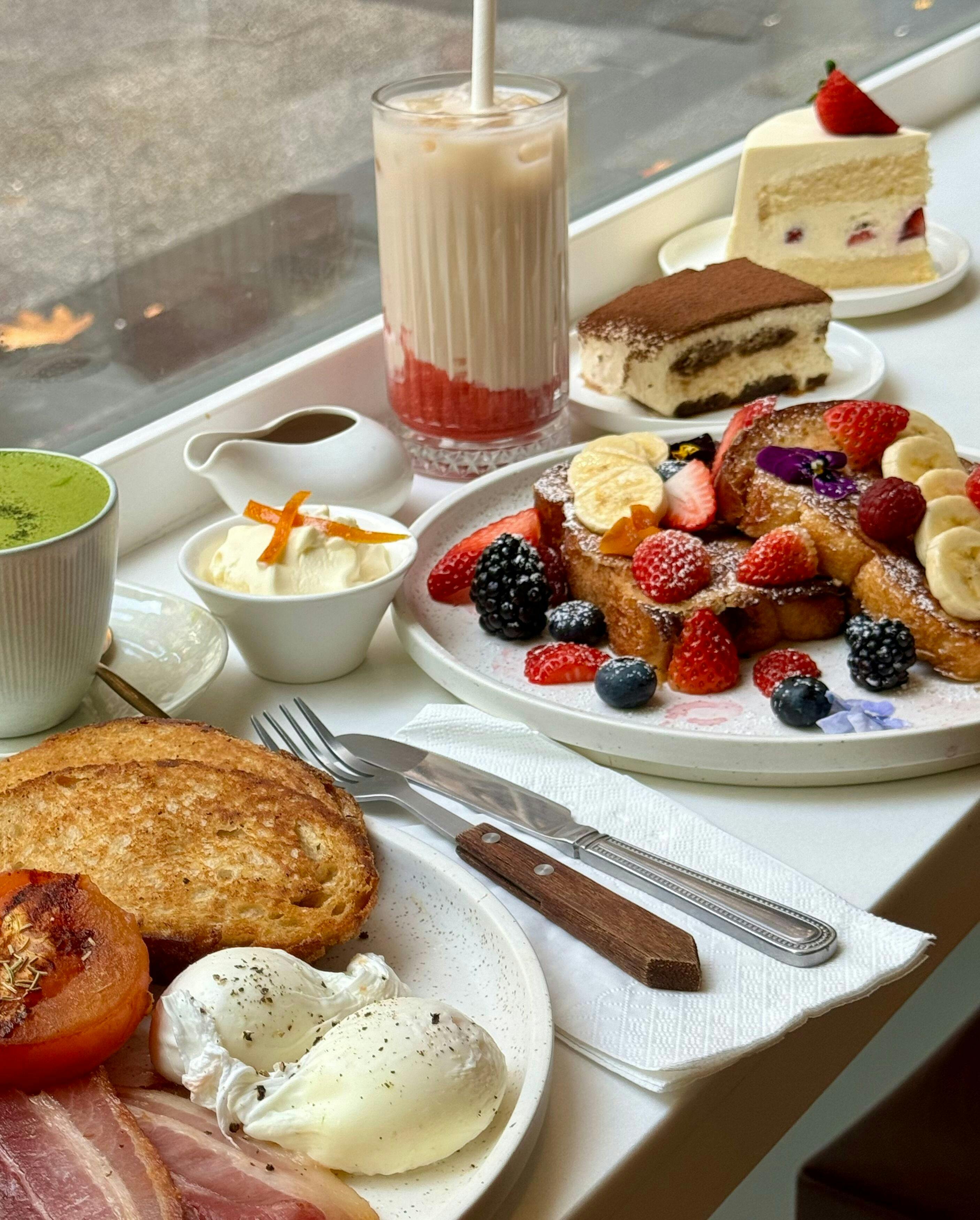 Tomo's Little Collins - breakfast spread