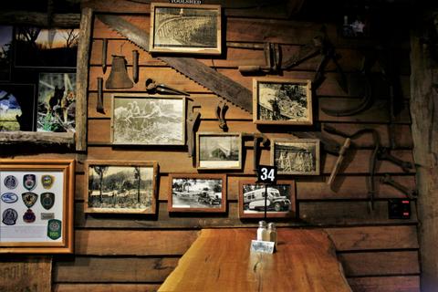 Toolshed Bar, Bistro and Cabins