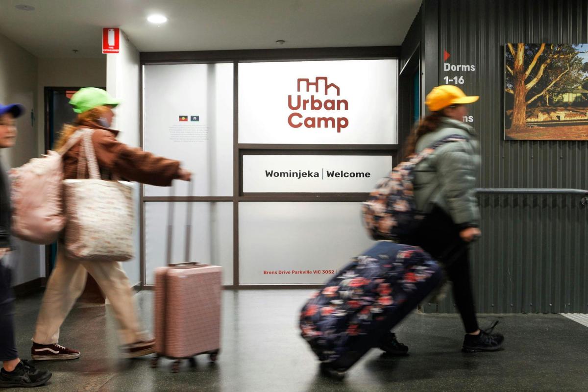 Students arriving at Urban Camp