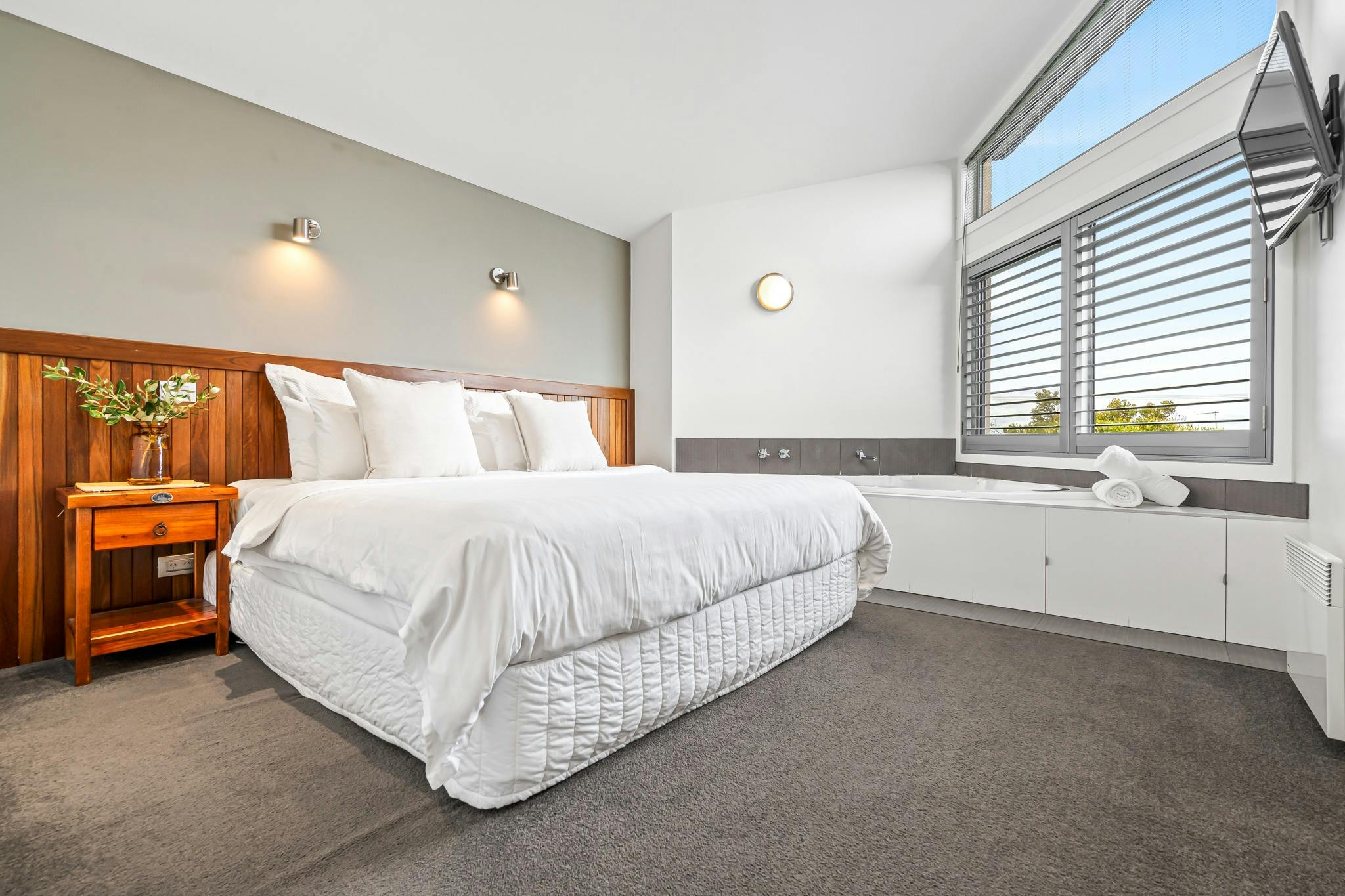 King Tide - Bedroom 1