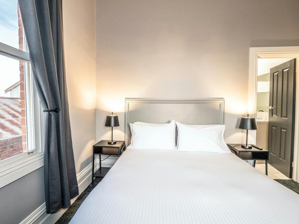 Telegraph Hotel, Numurkah Victoria - Queen Room, Ensuite