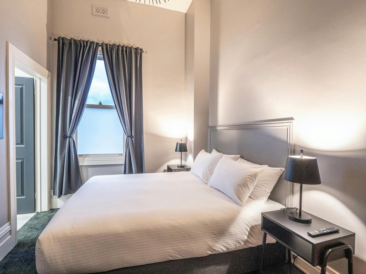 Telegraph Hotel, Numurkah Victoria - King Room, Ensuite