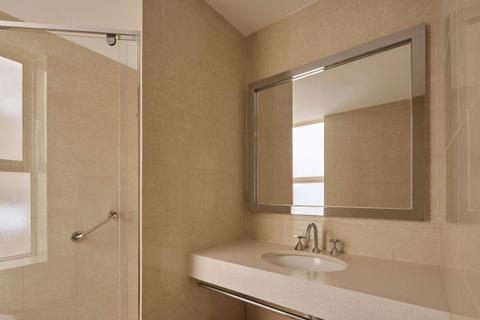 En Suite Bathroom