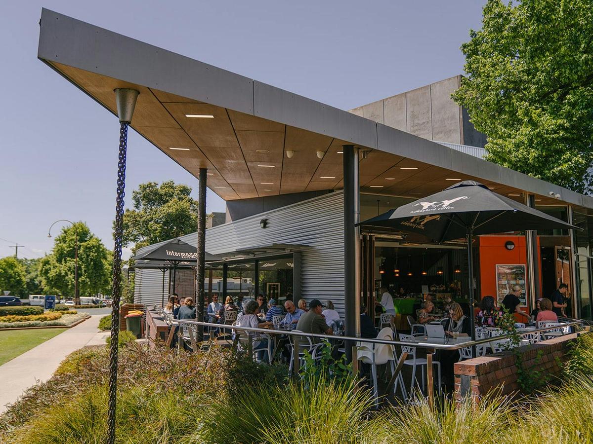 Intermezzo Cafe external view