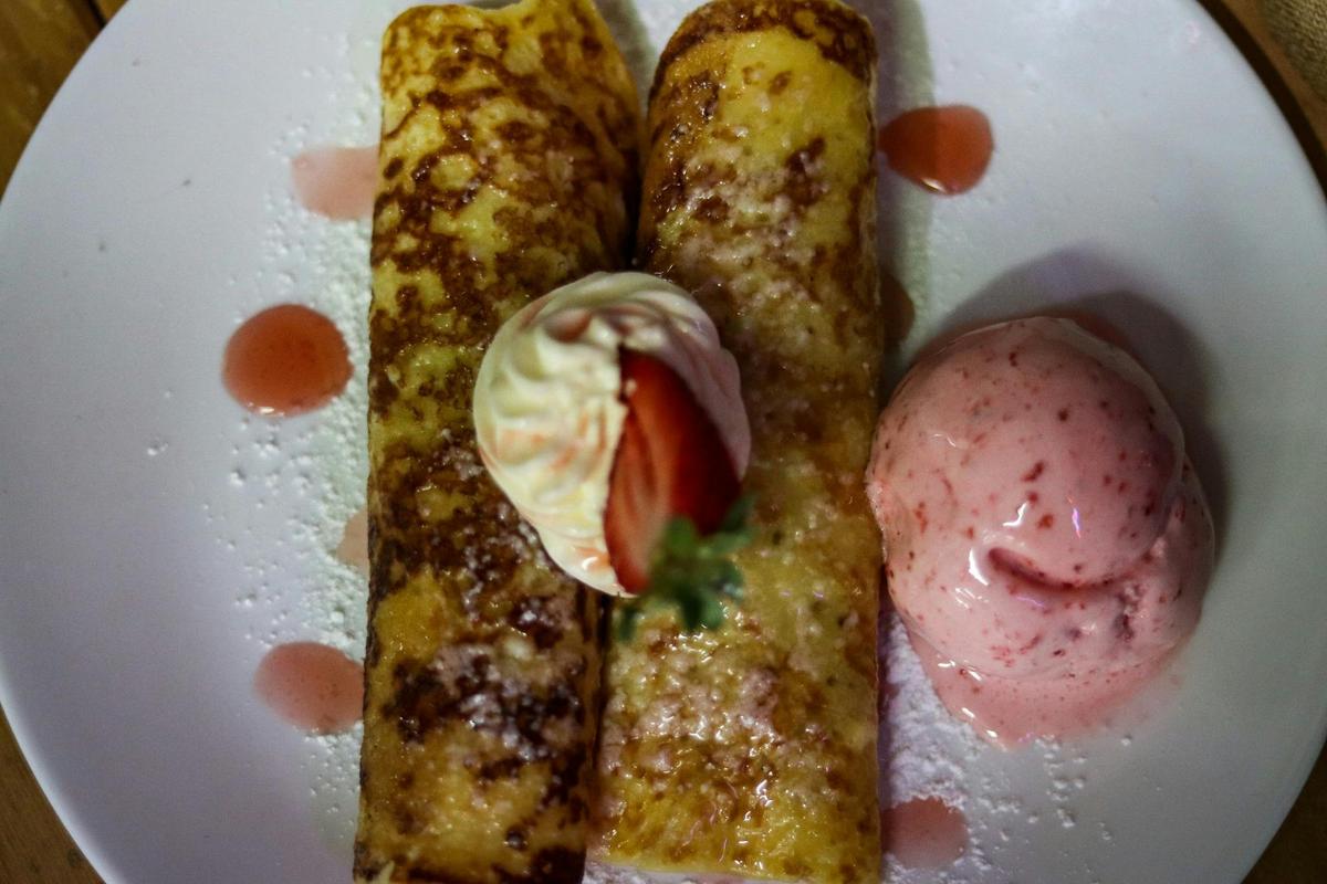 Pancakes with Strawberries